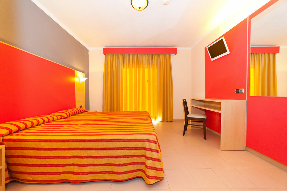 The Red Hotel By Ibiza Feeling - Adults Only San Antonio  Eksteriør billede